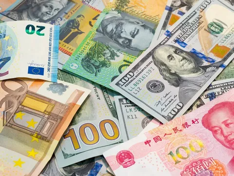 قیمت دلار در بازار آزاد امروز پنجشنبه ۸ مرداد ۱۴۰۵ | قیمت‌ها دوباره صعودی شد + جدول