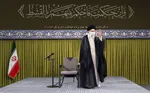 واکنش گسترده شخصیت‌های سیاسی به حضور رهبر انقلاب در حسینیه امام (ره)
