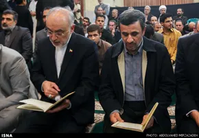 عکس/ احمدی‌نژاد در تشییع شهدای غواص