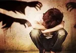 چرا دختران ایرانی روی صورت‌شان کک مک تتو می‌کنند؟