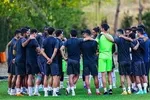 حمله استقلالی‌ها به همسر مهدی قائدی! / تو برو پلنگ ایرانی! + عکس