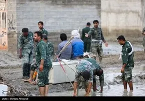 فیلم | انتقال رایگان زائران اربعین حسینی توسط راننده همدانی