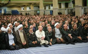 عکس/شهید باکری در کنار رهبر انقلاب