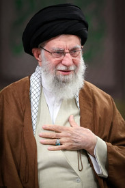 ویدئو l نخستین تصاویر از آماده سازی مصلی تهران برای تشییع پیکر رهبر شهید