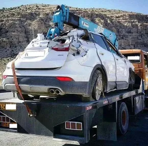 عکس/تصادف BMW آی ۸ با پراید در متل قو