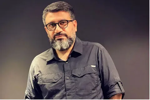 فیلم| خوانندگی رضا رشیدپور با ترانه مشهور ابی در کافه!