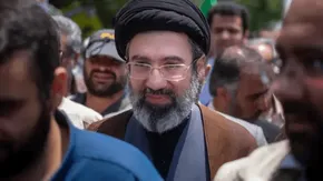 فیلم| صحبت‌های منتشر نشده رهبر انقلاب درباره امام شهید