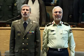 تصاویر دیدار خانواده شهید حججی با رهبری