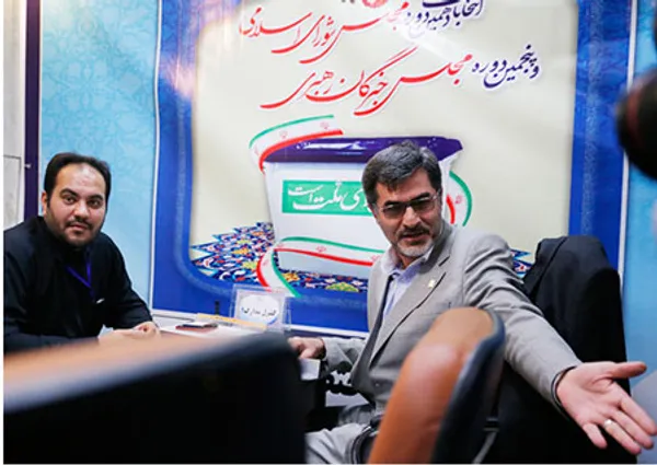 فکر کنم آقای کوچک زاده آمدن استعفا بدن از حضور در مجلس بعد!