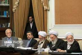 تصاویر/بقایی و زنبیل قرمز حاوی دفاعیاتش در دادگاه!