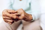 درخواست طلاق به خاطر همکاران دختر