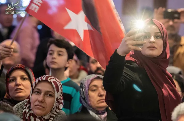 حامیان رجب طیب اردوغان رییس جمهور ترکیه در جلسه انتخاب نماینده از حزب عدالت و توسعه