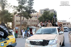 عکس/ پراید سوار وانت شد!