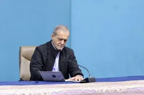 فیلم| وقتی معاون اجرایی پزشکیان عدد را از رو اشتباه می‌خواند!