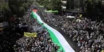 راهپیمایان تهرانی قبل از آغاز رسمی مراسم در خیابان‌ها حضور یافتند