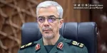 عکس | شهید باقری در دوران خبرنگاری در حال گرفتن مصاحبه