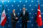 عکس| عراقچی: مذاکرات روز جمعه در مسقط برگزار می شود