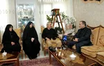 تصاویر| سید حسن خمینی با خانواده شهید باقری دیدار کرد