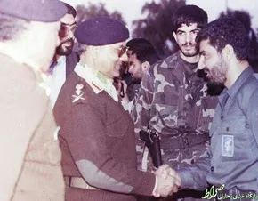 عکس/ حاج‌ قاسم کنارضریح عسکریین(ع)