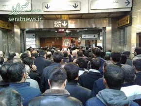 عکس/ داربست‌های اطراف دانشگاه تهران فروریخت