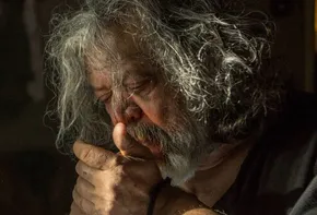 تصاویر | مراسم عزای مادرِ علی مصفا؛ لیلا حاتمی در سوگ