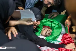فیلم/ وداع خانوادۀ سردار شهید زاهدی در معراج شهدای تهران