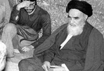 منبع درآمد زندگی مقام معظم رهبری/ روایت نفوذی‌های اطراف امام از پاریس تا هواپیما