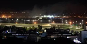 رپ‌خوانی یک جوان هنگام ورود موشک‌ها!