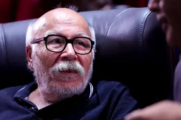 تصاویر | مراسم اهدای نشان درجه یک هنری به علیرضا داوودنژاد
