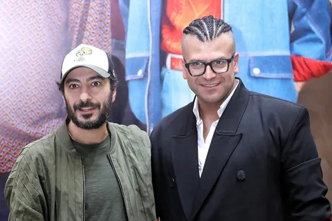 فیلم | رقص کردی نوید محمدزاده و روزبه حصاری!