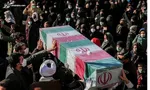 پرچم‌های انتقام در بدرقه شهید شادمانی به اهتزاز درآمدند