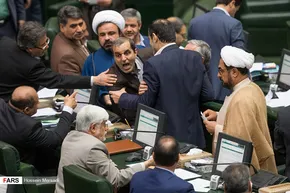 عکس/ کنایه مجری شبکه خبر به کاندیداهای مجلس