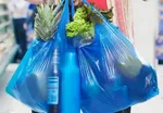 ممنوعیت عرضه رایگان کیسه‌های پلاستیکی در فروشگاه‌های زنجیره‌ای از هفته زمین پاک