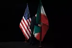 سفیر ایران در لندن: با وجود بی‌اعتمادی به آمریکا مذاکره می‌کنیم، اما برای دفاع قاطع آماده‌