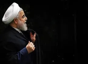 فیلم| روایت حاج قاسم سلیمانی از ترسو بودن رئیس‌جمهور آمریکا؛ وقتی ترامپ در تاریکی و با چراغ موبایل به عراق می‌رود