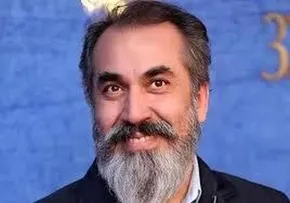 لحظات کتک زدن مهمان برنامه توسط سیامک انصاری!