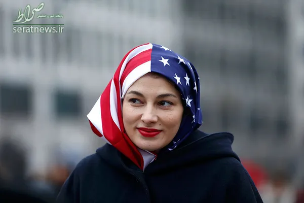 تظاهرات ضد دونالد ترامپ رییس جمهور آمریکا مقابل دروازه براندنبورگ برلین 