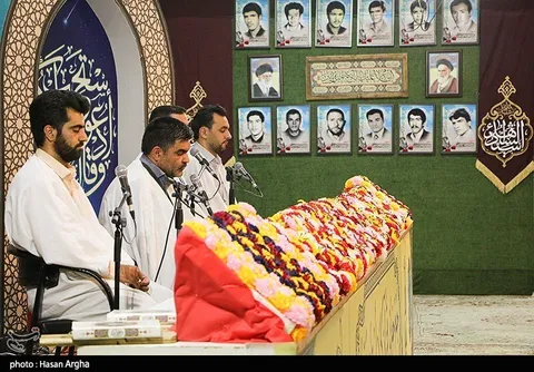 تصاویری از جمع خوانی قرآن کریم در حسینیه اعظم زنجان