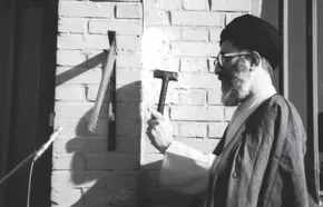 عکس/شهید باکری در کنار رهبر انقلاب