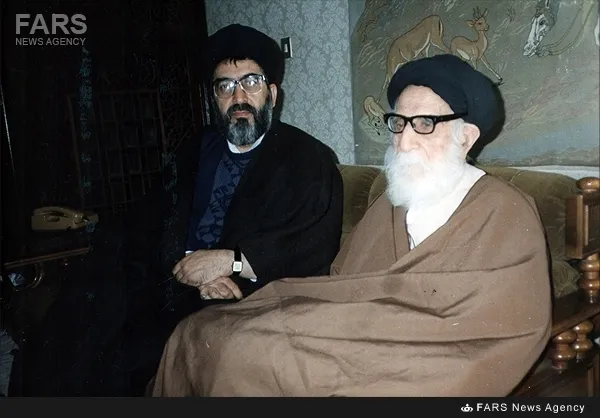 13- آیت‌الله سید مرتضی پسندیده در کنار حجت الاسلام والمسلمین سید هادی خسروشاهی