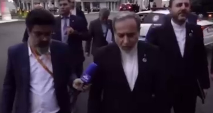 فیلم| ترامپ و رفقایش در حال خندیدن به ریش مسئولین ایرانی! | عراقچی: امریکا باید به تفاهم اسلام آباد پایبند باشد!