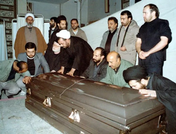 انتقال پیکر مطهر آیت الله العظمی گلپایگانی به بیت ایشان در قم