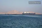 عکس / کشتی آمریکایی بعد از اصابت موشک یمنی‌ها
