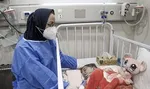 کرونا به کودکان هم رحم نمی‌کند / آشنایی با علائم بیماری در کودکان