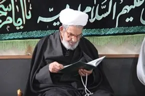 عکس/ دستبوسی از حجت‌الاسلام‌حسنی