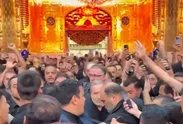 وزیر امور خارجه در کربلا | استقبال پرشور زائران از مقام ایرانی
