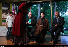 عکس/ استقبال دختر چینی از روحانی
