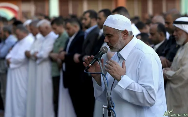  اسماعیل هنیه از رهبران حماس در نماز عید فطر در غزه