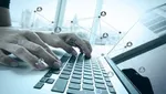 زن جاعل ۱۰۰۰میلیارد تومان کلاه مردم را برداشت