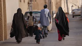 فیلم | ویدیو دختر بلاگر افغان از مسیر برگشتش از تهران به افغانستان